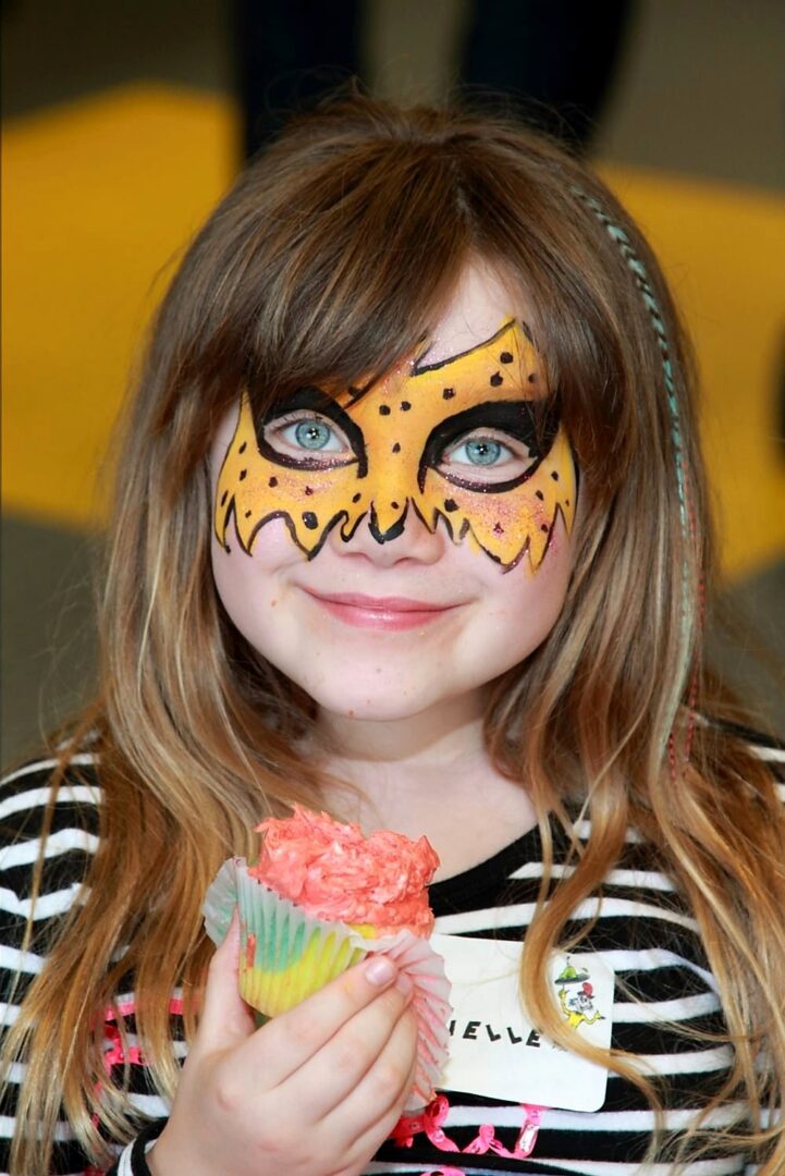 Cats, face painting, face painting ideas, event, entertainer, entertainment, corporate events, business parties, birthday parties, Silly Sally