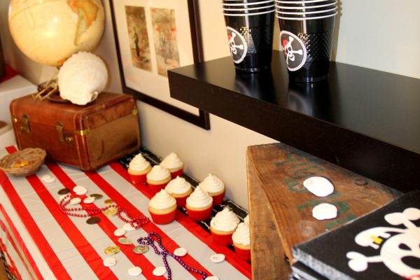 Pirate, cupcakes, boston decor, decor, los angeles, skulls, pirate party, birthday party ideas, party planning, event planning, entertainer, side table ideas, party ideas, pirate decor, travel, stripes